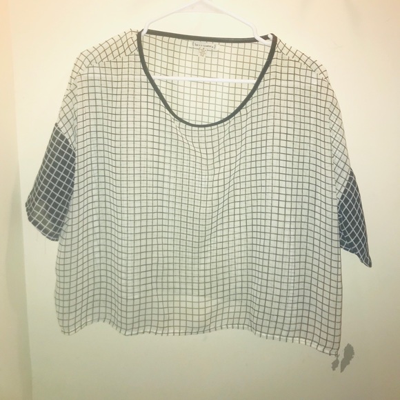 Sheer grid top. Size small. - Picture 3 of 3